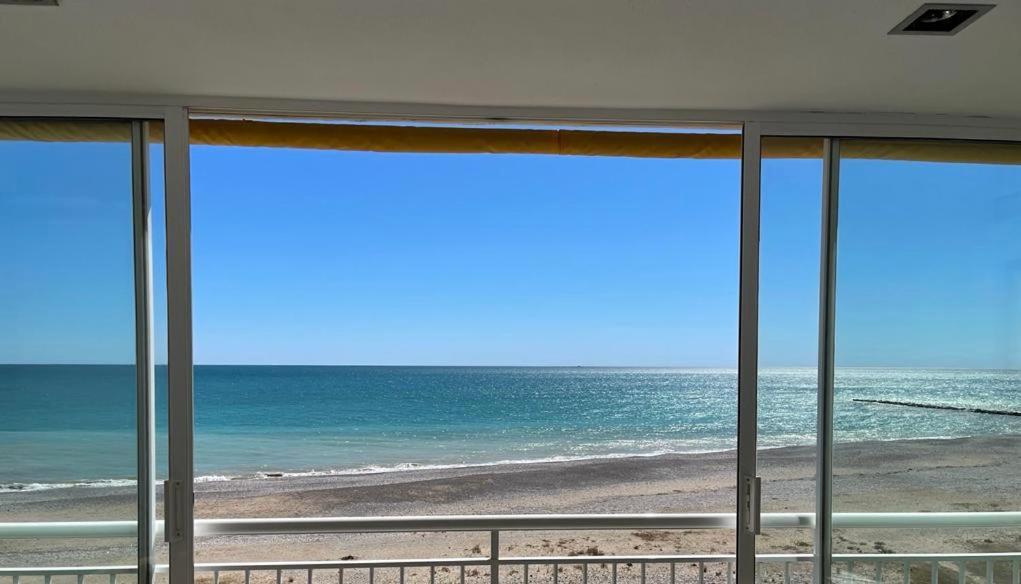 Апартаменты Frente Al Mar Бурриана Экстерьер фото